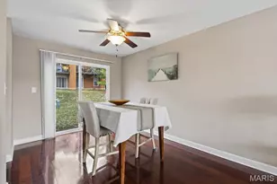 1939 Hunting Lake Ct, Kirkwood, MO 63122 - Photo 9