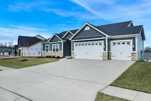 105 Timber Wind Dr, Wentzville, MO 63385 - Photo 3