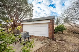 5836 Robert Ave, Saint Louis, MO 63109 - Photo 5