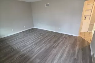 9828 Lorna Ln, Saint Louis, MO 63136 - Photo 3