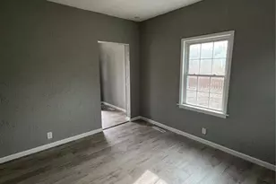 407 N 7th St, Saint Charles, MO 63301 - Photo 7