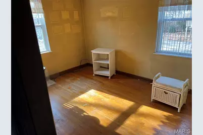 8616 Belhaven Drive, Saint John, MO 63114 - Photo 5