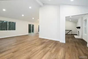 15278 Country Field Ct, Chesterfield, MO 63017 - Photo 5