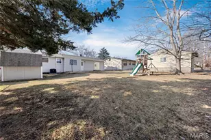 2045 Teakwood Manor Dr, Florissant, MO 63031 - Photo 33