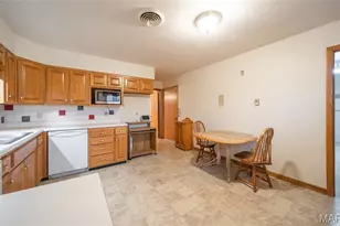 419 E Hardy St, St James, MO 65559 - Photo 19