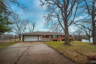 419 E Hardy St, St James, MO 65559 - Photo 7