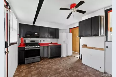 321 Caithness Road, Saint Louis, MO 63137 - Photo 13