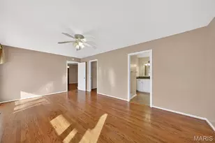 7344 Whitehall Colonial Ln, Affton, MO 63119 - Photo 17