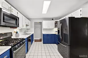 927 Lanyard Ln, Kirkwood, MO 63122 - Photo 9