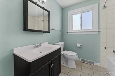 608 Holiday Avenue, Hazelwood, MO 63042 - Photo 11