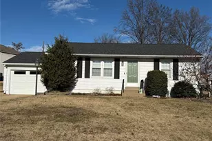 11015 Golf Crest Dr, Saint Louis, MO 63126 - Photo 1