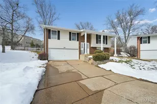 857 Vlg Mdw Dr, Ballwin, MO 63021 - Photo 1