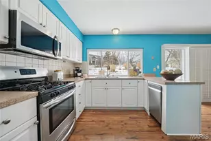 857 Vlg Mdw Dr, Ballwin, MO 63021 - Photo 13