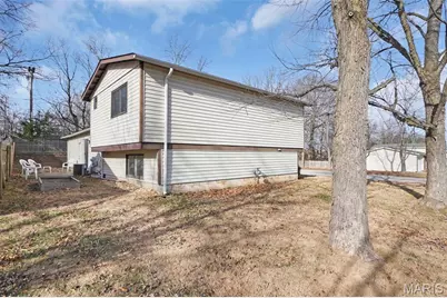 300 Mill Pond Drive, O'Fallon, MO 63366 - Photo 27