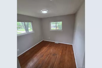7014 Midwood Avenue, Hazelwood, MO 63042 - Photo 11