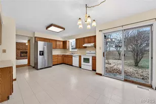 1276 Stephenridge Dr, Saint Charles, MO 63304 - Photo 9