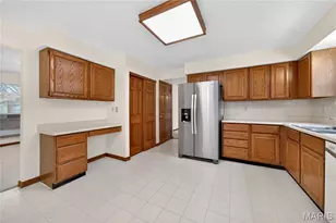 1276 Stephenridge Dr, Saint Charles, MO 63304 - Photo 11