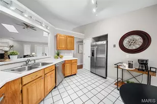 807 Briarwood Ct, Lake Saint Louis, MO 63367 - Photo 15