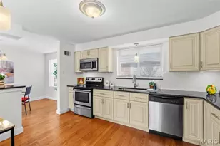 3641 Park Crest Dr, Mehlville, MO 63125 - Photo 7