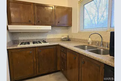 2945 Dover Drive, Florissant, MO 63033 - Photo 7