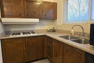 2945 Dover Dr, Florissant, MO 63033 - Photo 7