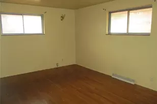 2410 Netherwood Dr, Saint Louis, MO 63136 - Photo 7