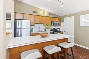 1001 Coffey Ct, Saint Louis, MO 63126 - Photo 7