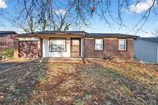 2715 Creekwood Manor Ln, Saint Louis, MO 63125 - Photo 1