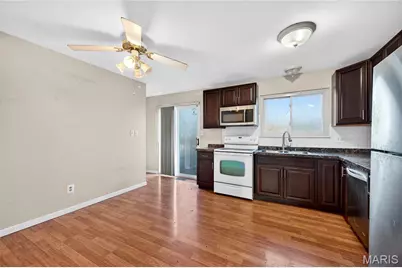 2715 Creekwood Manor Lane, Saint Louis, MO 63125 - Photo 15
