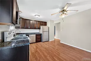 2715 Creekwood Manor Ln, Saint Louis, MO 63125 - Photo 17