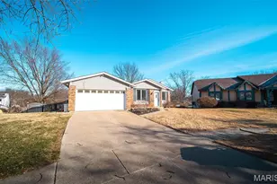1003 Fernwood Trail Ct, Florissant, MO 63031 - Photo 3