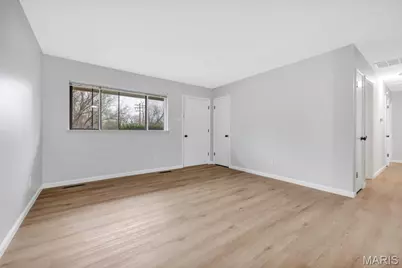 404 Spring Meadows Drive, Saint Louis, MO 63011 - Photo 3