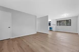 404 Spring Meadows Dr, Saint Louis, MO 63011 - Photo 5