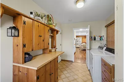 945 Warwick Lane, Ballwin, MO 63011 - Photo 21