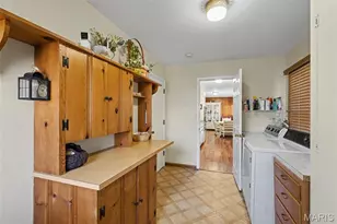 945 Warwick Ln, Ballwin, MO 63011 - Photo 21