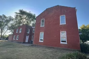 417 Jackson St, Saint Charles, MO 63301 - Photo 5