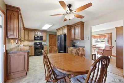 4011 Kathleen Place, Saint Peters, MO 63376 - Photo 5