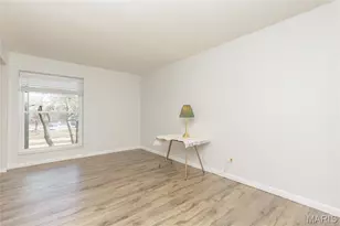 585 Coeur de Royale Dr, Creve Coeur, MO 63141 - Photo 17