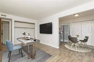 585 Coeur de Royale Dr, Creve Coeur, MO 63141 - Photo 3