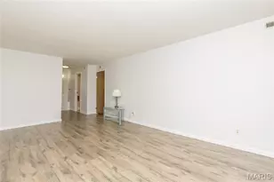 585 Coeur de Royale Dr, Creve Coeur, MO 63141 - Photo 19
