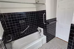 6725 Maryellen St, Northwoods, MO 63121 - Photo 7