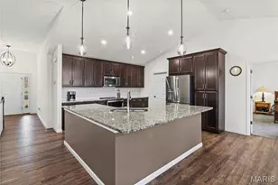 1810 Valley View Cir, Festus, MO 63028 - Photo 7