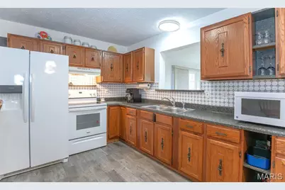 18105 Highway 8, St James, MO 65559 - Photo 5