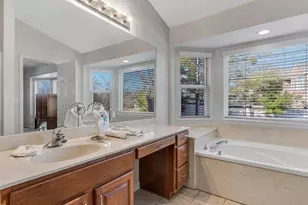 559 Winter Garden Dr, Fenton, MO 63026 - Photo 17