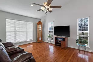 559 Winter Garden Dr, Fenton, MO 63026 - Photo 3