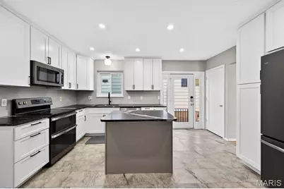 5747 Lansdowne Avenue, Saint Louis, MO 63109 - Photo 1