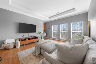 2706 Mcknight Crossing Ct, Saint Louis, MO 63124 - Photo 3