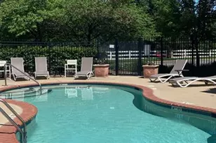 2706 Mcknight Crossing Ct, Saint Louis, MO 63124 - Photo 15