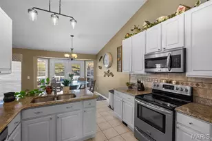 1375 Mosswoods Dr, Fenton, MO 63026 - Photo 11