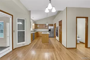 16015 Canterbury Estates Dr, Ellisville, MO 63021 - Photo 11